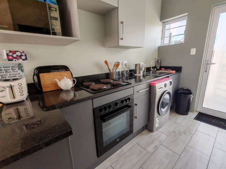 To Let 2 Bedroom Property for Rent in More Grove Eastern Cape